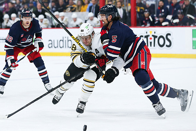 Winnipeg přehrál Boston, Mrázek s Chicagem nestačil na Montreal