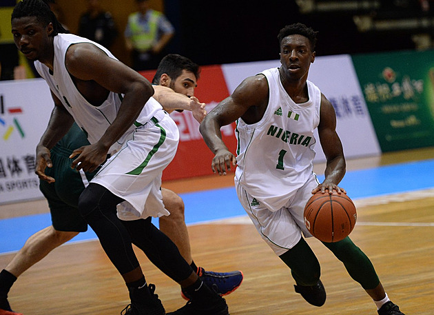 Basketbalisty Děčína posílí reprezentant Nigérie Ogundiran. Co bude s Carterem?