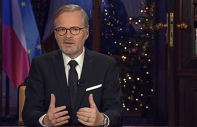 Máme na to překonat vše, co zemí brzdí, řekl ve vánočním projevu Fiala
