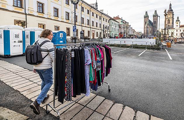 Vánoce jako v Sapě, legíny i bombardino. Trhy v Hradci chválí málokdo