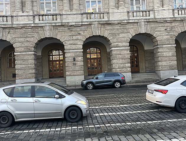 Podivné shody v denících střelců z Prahy a Brjansku. Jako by je psala stejná osoba