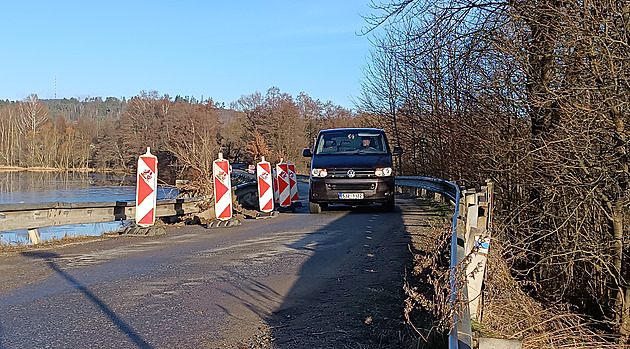 Rybník na Jihlavsku se málem protrhl, hráz musí opravit majitel z Německa