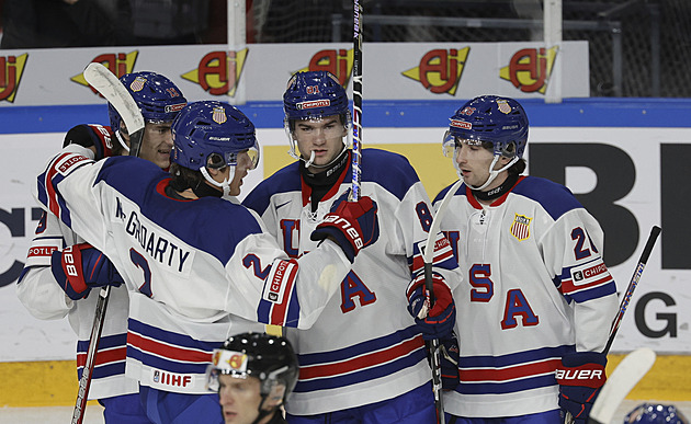 Američtí hokejisté nasázeli na juniorském MS Švýcarům jedenáct gólů