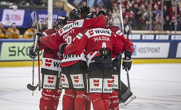 Kanada porazila Kuopio a v semifinále Spengler Cupu jde na Pardubice