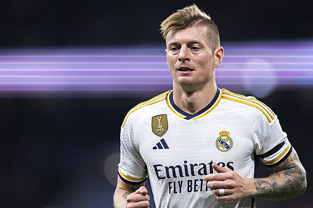 Pomoc pro Němce před Eurem? Kroos se prý chce vrátit, reakce jsou ale smíšené