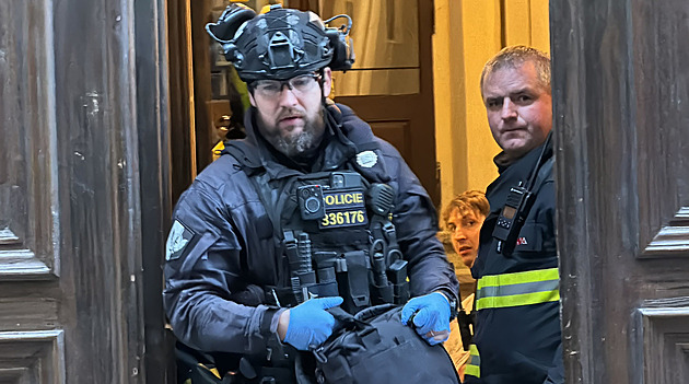 Zahnali střelce do kouta, to velmi pomohlo, komentuje exšéf pořádkové policie nové informace ze zásahu na fakultě