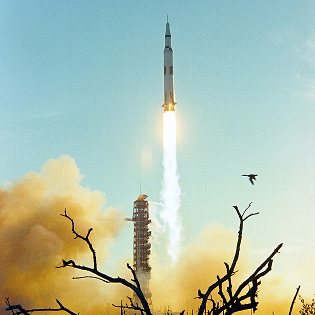 Poloviční šance na přežití. Apollo 8 otevřelo cestu na Měsíc