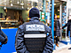 Policejn hldka v ulicch Pae (22. prosince 2023)