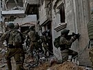 Izraelská armáda operuje v Bejt Hanúun v severní ásti Pásma Gazy. (22....