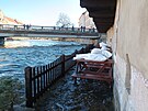 Rozvodnná eka Vltava v Krumlov 28. prosince 2023.