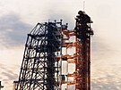 Raketa Saturn V pro misi Apollo 8 na startovací ramp