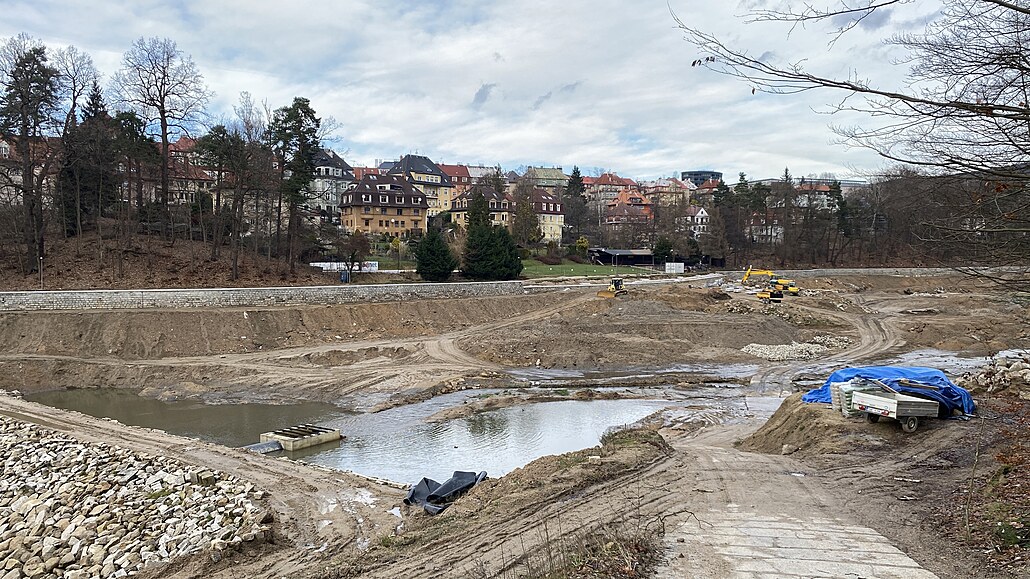 Brex v Liberci pracoval také na oprav� harcovské p�ehrady.
