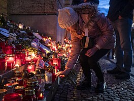 Filozofická fakulta byla po stelb uzavena a obehnána policejními páskami....