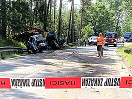 Tragická nehoda na silnici I/27 u Horní Bízy na Plzesku. Ve zdemolovaném...