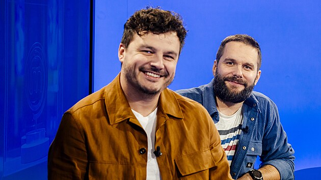 Hosty po�adu Rozst�el jsou Jan Albrecht, v�t�z MasterChef �esko 2023 (vpravo), a Roman Sta�a, v�t�z MasterChef �esko 2020.
