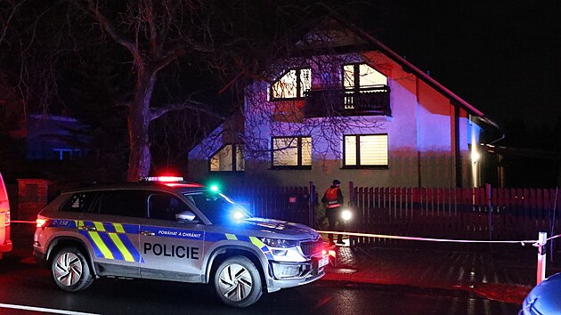 Policist v souvislosti se stelbou na univerzit zasahuj v rodinnm dom na Kladensku. (21. prosince 2023)