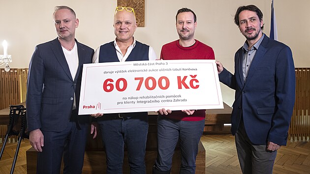 P�ed�n� vydra�en�ch uli�n�ch cedul� z b�val� Kon�vovy ulice (21. prosince 2023)