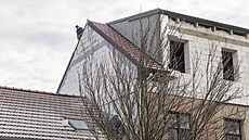 Soud naídil zbourat naerno postavené horní patro na dom v brnnských...