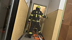 V Praze 2 zasahovali hasii u poáru stromku, evakuovali enu a ti dti. (24....