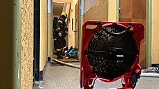 V Praze 2 zasahovali hasii u poáru stromku, evakuovali enu a ti dti. (24....