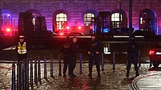Policie zasahuje na námstí Jana Palacha v Praze u nahláené stelby ve kole....