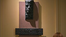Autorem radnice je Karl Winter, který má ve foyer pamtní desku.