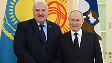 Ruský prezident Vladimir Putin spolu s bloruským prezidentem Alexandrem...