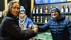 Ond�ej �ib�ina na váno�ních trzích v Brn� provozuje Pun�ové bary v�etn� toho...