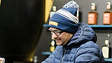 Ond�ej �ib�ina na váno�ních trzích v Brn� provozuje Pun�ové bary v�etn� toho...