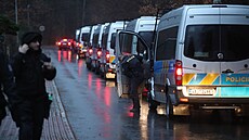 Pokra�uje prohledávání místa dvojnásobné vra�dy v Klánovicích. (20. prosince...