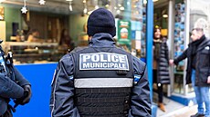 Policejní hlídka v ulicích Paíe (22. prosince 2023)