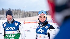 Norský expert na techniku b�hu na ly�ích Ragnar Bragvin Andresen (vlevo) a...