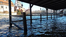 Rozvodn�ná �eka Vltava v Krumlov� 28. prosince 2023.