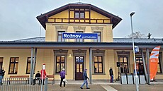 Vlakové nádraí v Ronov pod Radhotm je po kompletní rekonstrukci (prosinec...