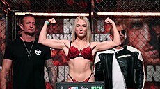 Astrid Wett p�ed jedním ze svých zápas� (�íjen 2023)