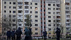 Zniená bytová budova ve Lvov po doposud nejvtím ruském útoku na Ukrajinu...