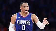 Russell Westbrook z LA Clippers pro�ívá zápas s Oklahoma City Thunder.
