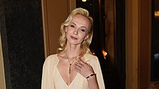 Jana Plodková v modelu z dílny módní návrhá�ky Zuzany Kubí�kové