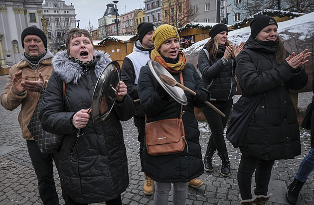 Stávka, členství v politické straně. Češi jinak nevidí, jak ovlivnit státní problémy