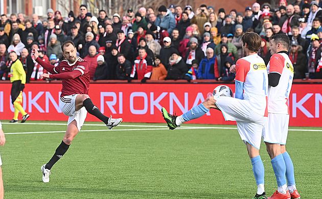 Slavia derby omladila, mělo vyšší tempo, řekl Matějovský. Kuličův konec ho mrzí