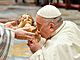Pape Frantiek pi silvestrovsk pobonosti vyzval vc k vdnosti. S...