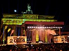 V Berlín na sebe zaútoilo 500 lidí petardami, napadli i policii. (31....