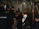 Policie v centru Prahy dohlíí na silvestrovské oslavy. (31. prosince 2023)