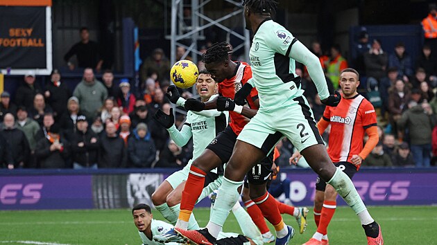 ONLINE: Aston Villa penaltı sayesinde ikinci sırada ve City de kutlama yapıyor.  Eylem halinde Birleşik