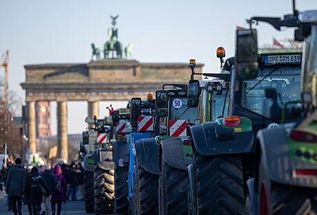 Traktory bhem masových protest zemdlc po celém Nmecku. (8. ledna 2024)
