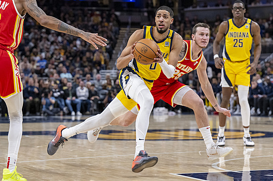 Rozehráva� Indiany Tyrese Haliburton v akci v zápase proti Atlant�.