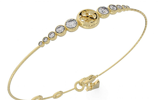 Třpyt a blesk. Neodkládejte flitry do skříně, ještě neřekly poslední slovo