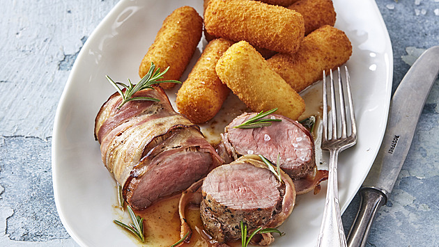 Vepřová panenka s kroketami a hruškovým čatní