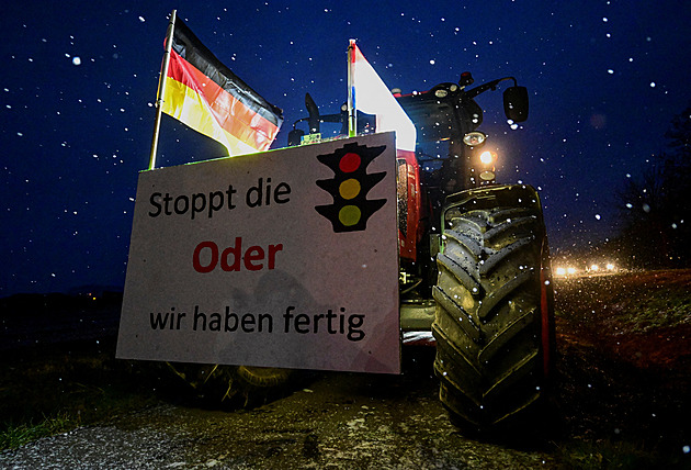 Němečtí farmáři opět protestují poblíž přechodů s Českem, dopravu neblokují