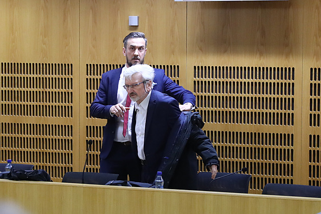 Sexuální predátor Cimický a rozsudek nad společenským pokrytectvím. Proč mu jeho chování dlouho procházelo?